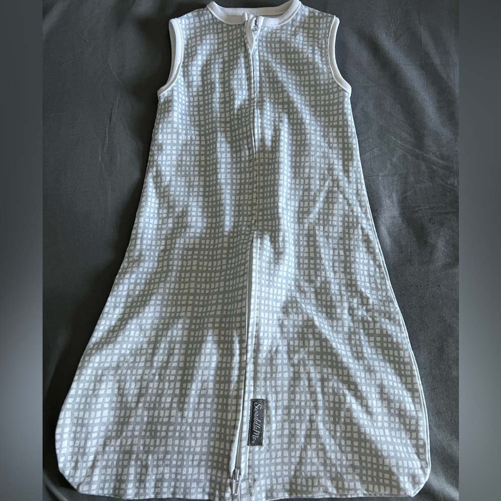 Swaddle me swaddle size SM/MD for infants